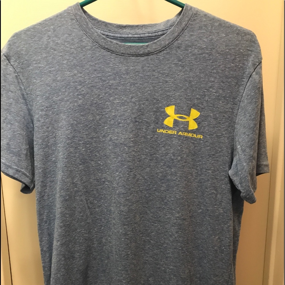 Under Armour T-shirt